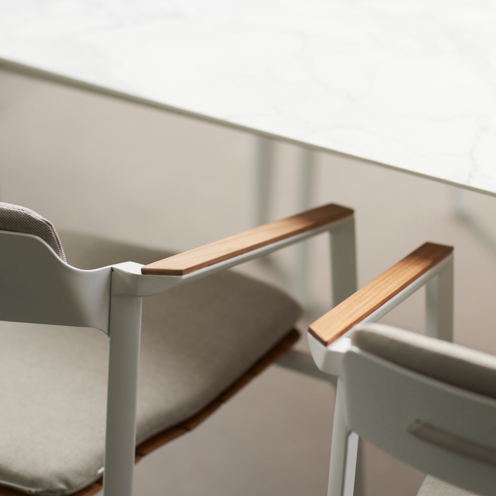 Diphano Icon dining table 226x104 cm 75h cm