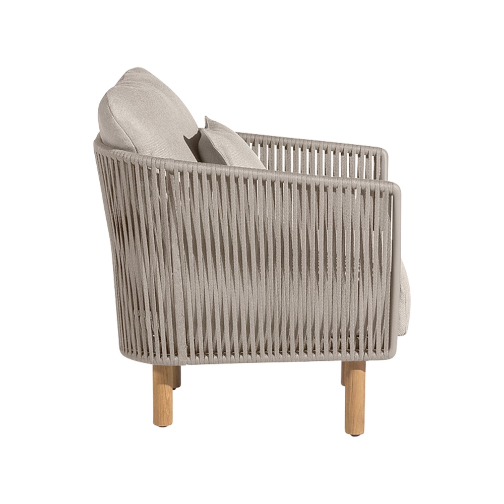 Diphano Newport lounge chair with cushions