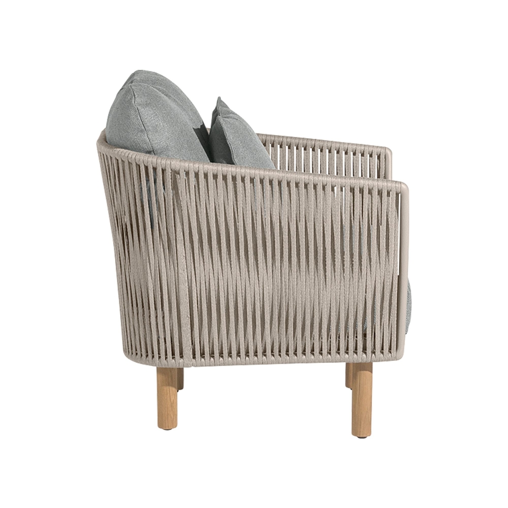 Diphano Newport lounge chair with cushions