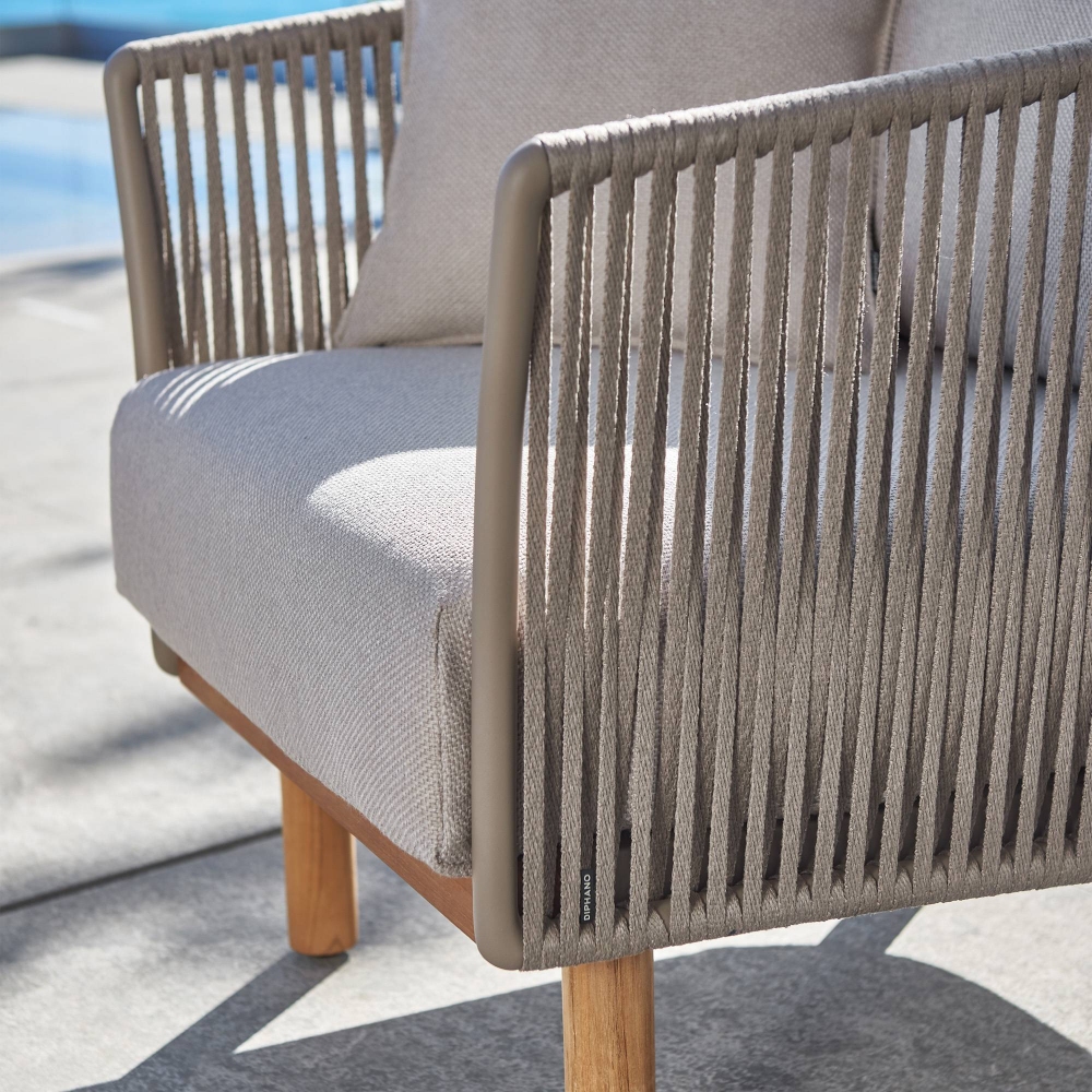 Diphano Newport lounge chair with cushions