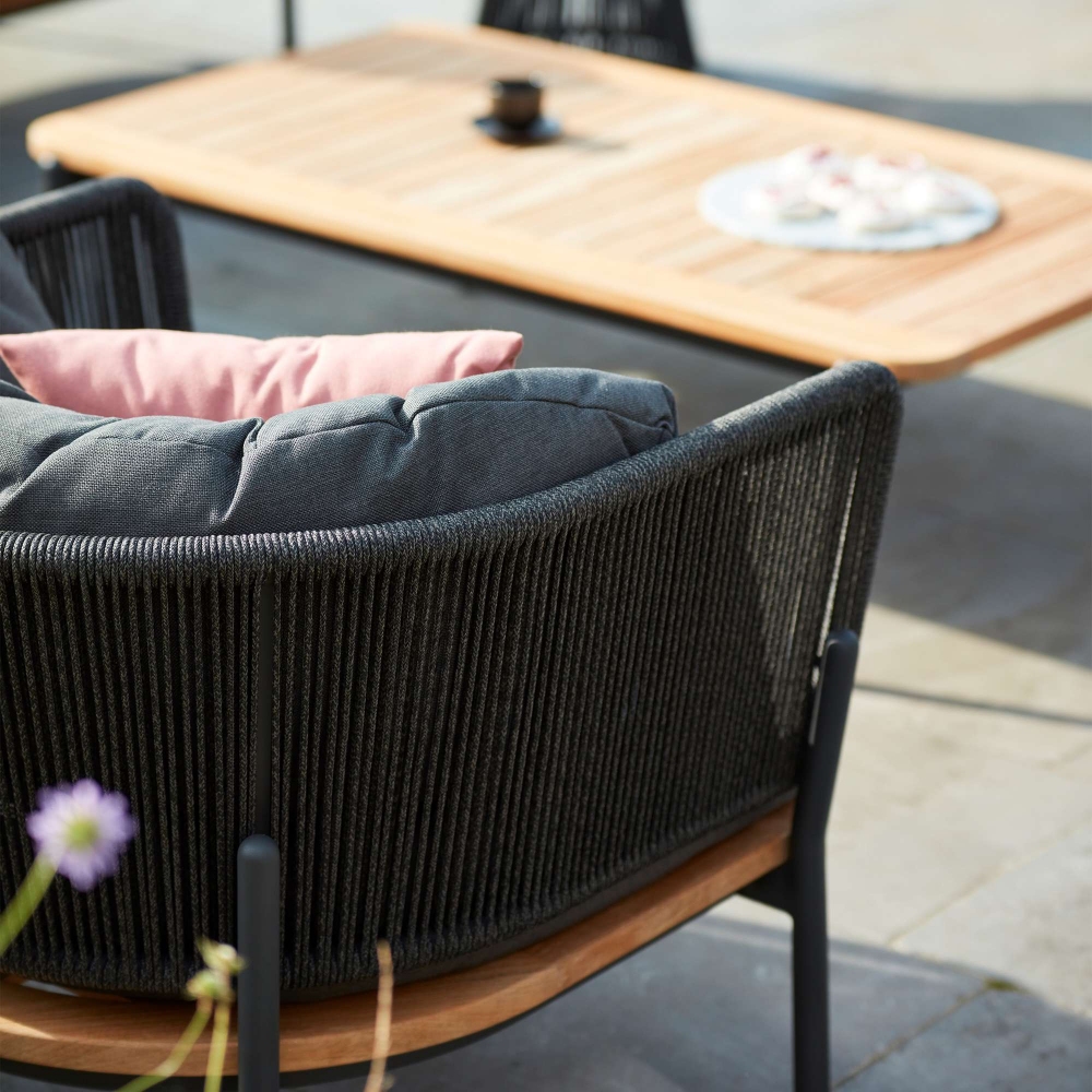 Diphano Omer lounge chair with cushions