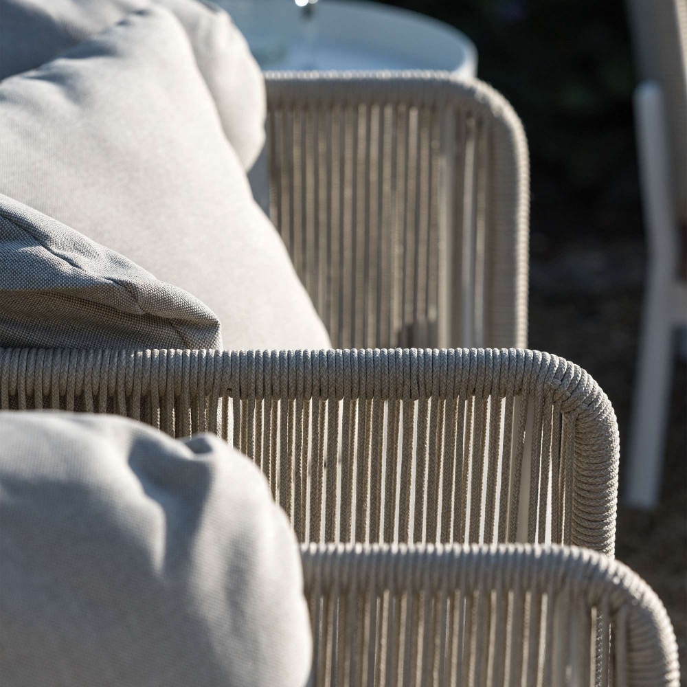 Diphano Omer lounge chair with cushions