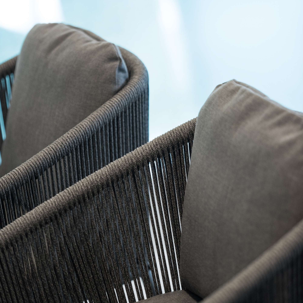 Diphano Omer dining armchair with cushions