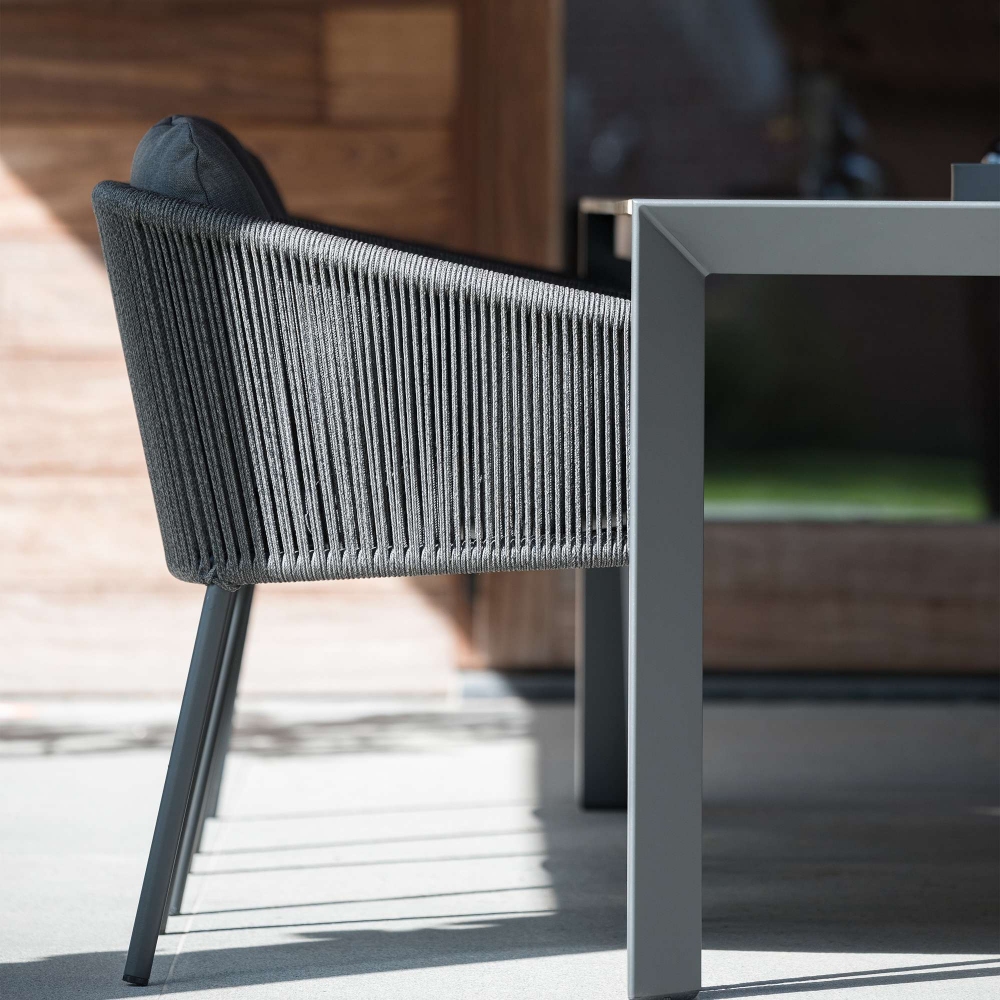 Diphano Omer dining armchair with cushions