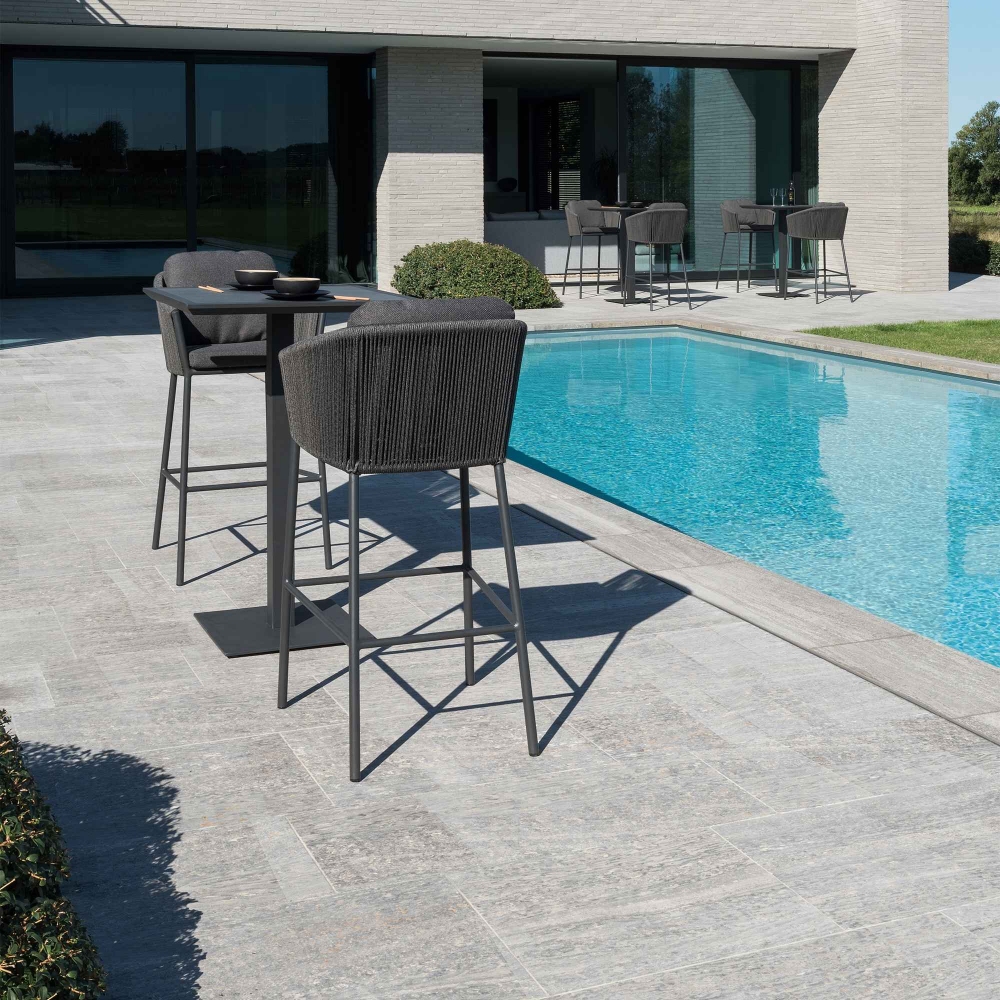 Diphano Omer barstool 77,5h cm with cushions