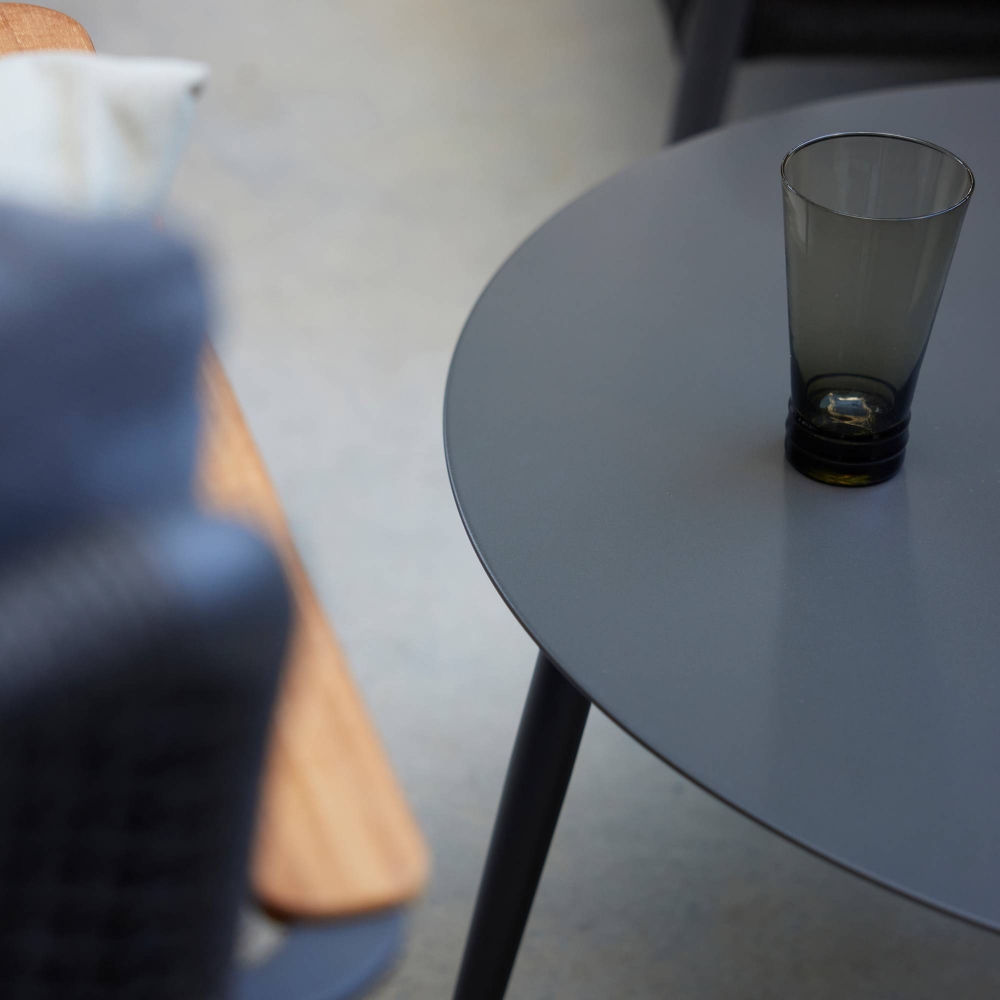 Diphano Ray coffee table 100xR cm - Top and structure in aluminium