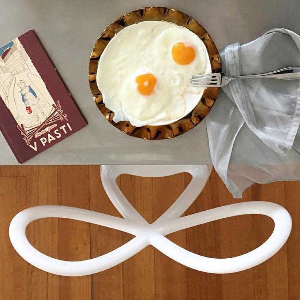 Scopri 2 Sedie Ribbon e tutta la collezione di Qeeboo su newpop il più innovativo e-commerce di Home Design.