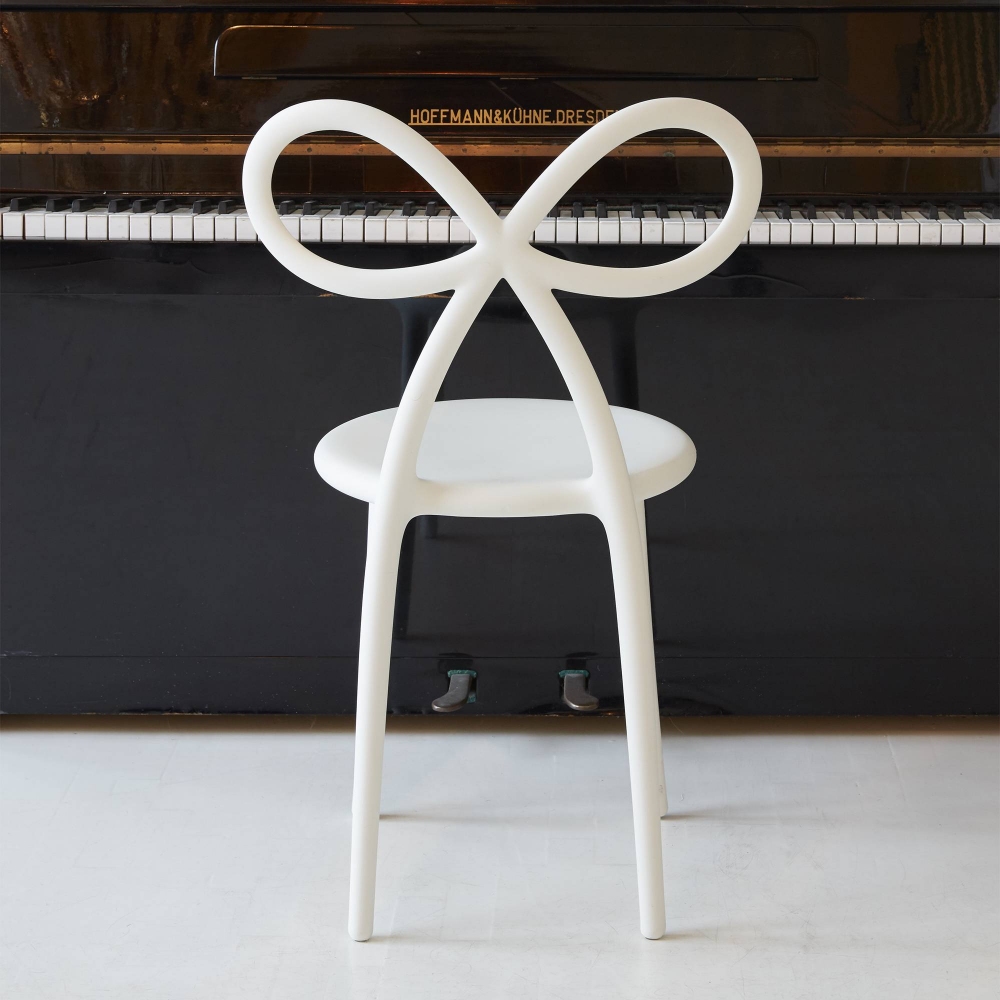 Scopri 2 Sedie Ribbon e tutta la collezione di Qeeboo su newpop il più innovativo e-commerce di Home Design.