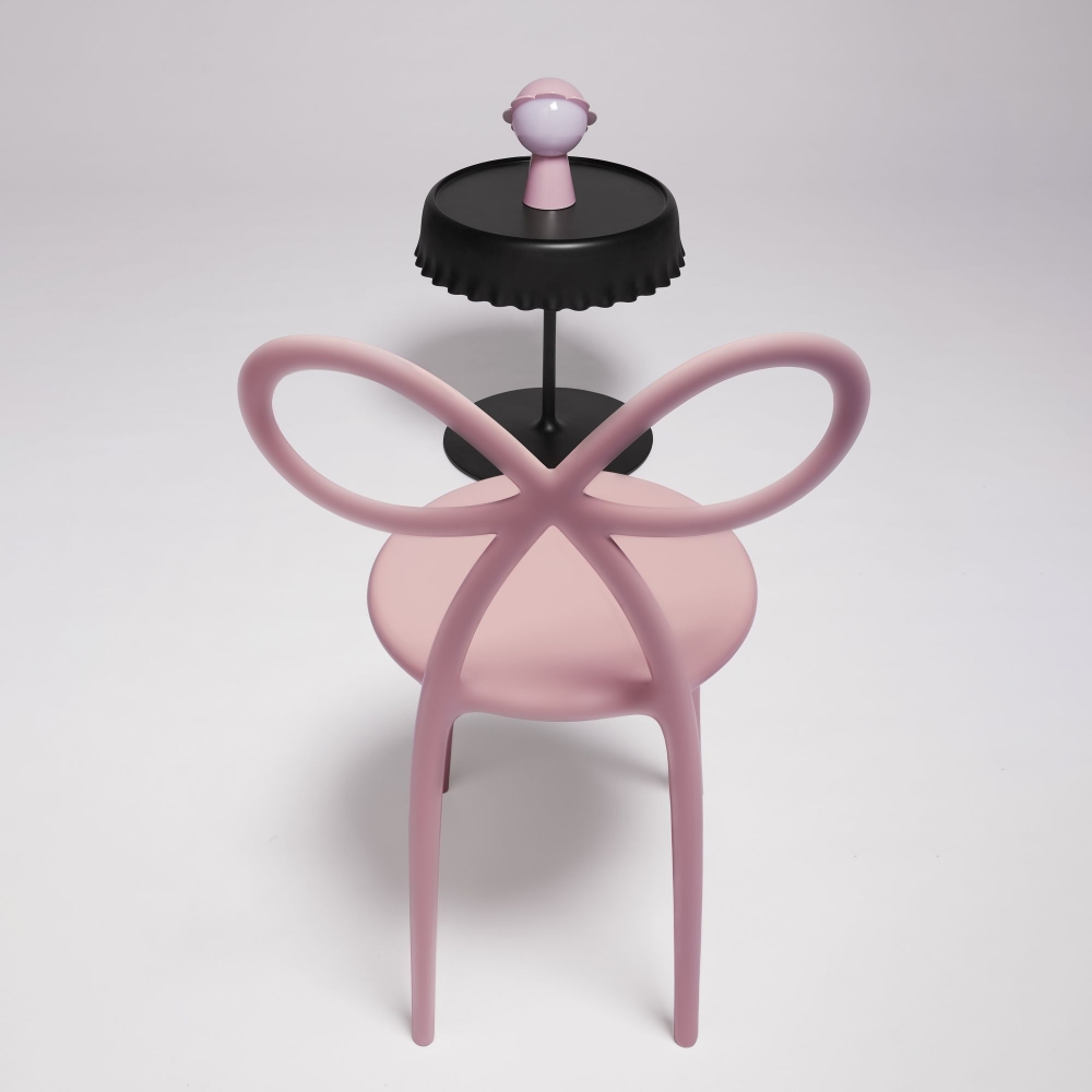 Scopri Sedia Ribbon e tutta la collezione di Qeeboo su newpop il più innovativo e-commerce di Home Design.