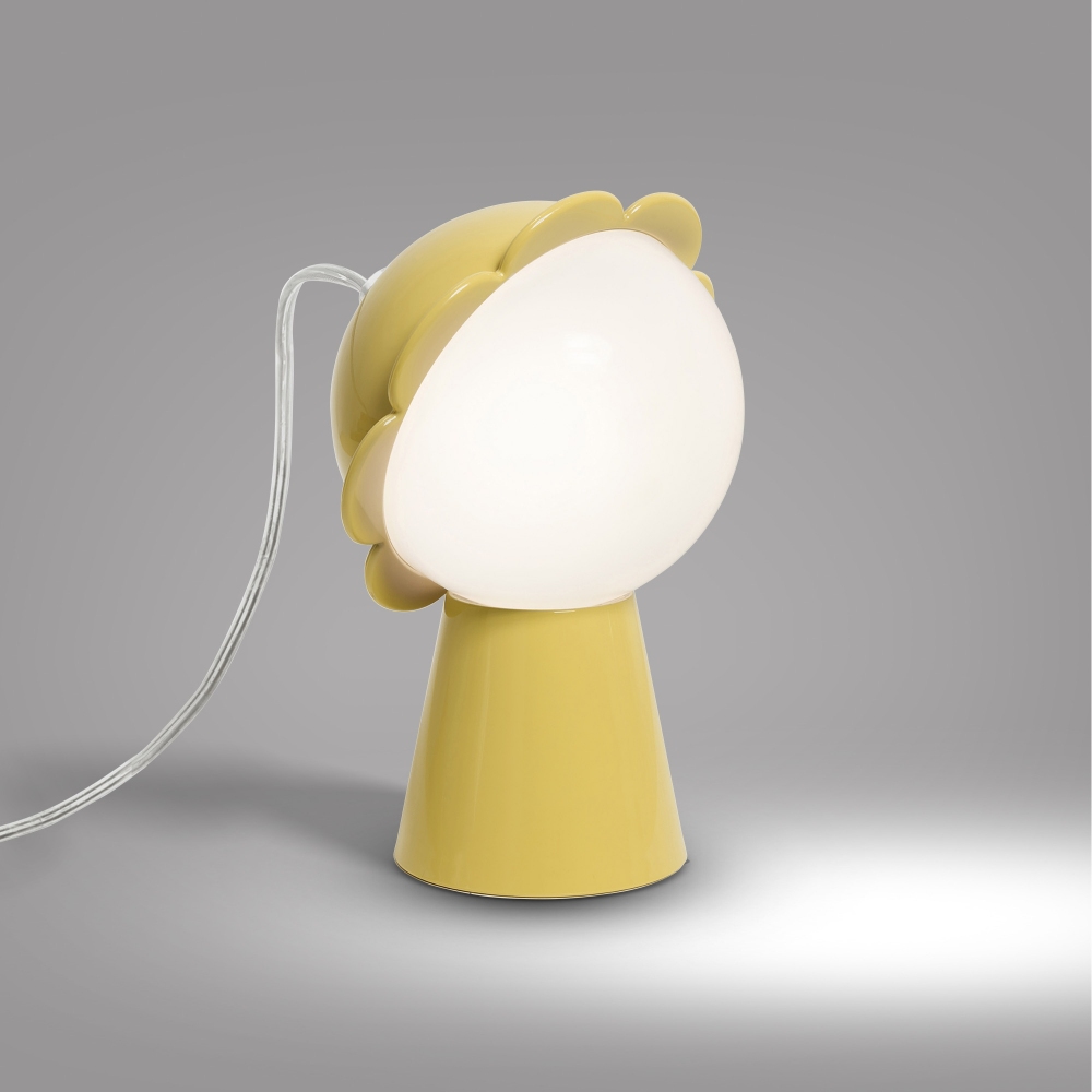 Scopri Lampada Da Tavolo Daisy e tutta la collezione di Qeeboo su newpop il più innovativo e-commerce di Home Design.
