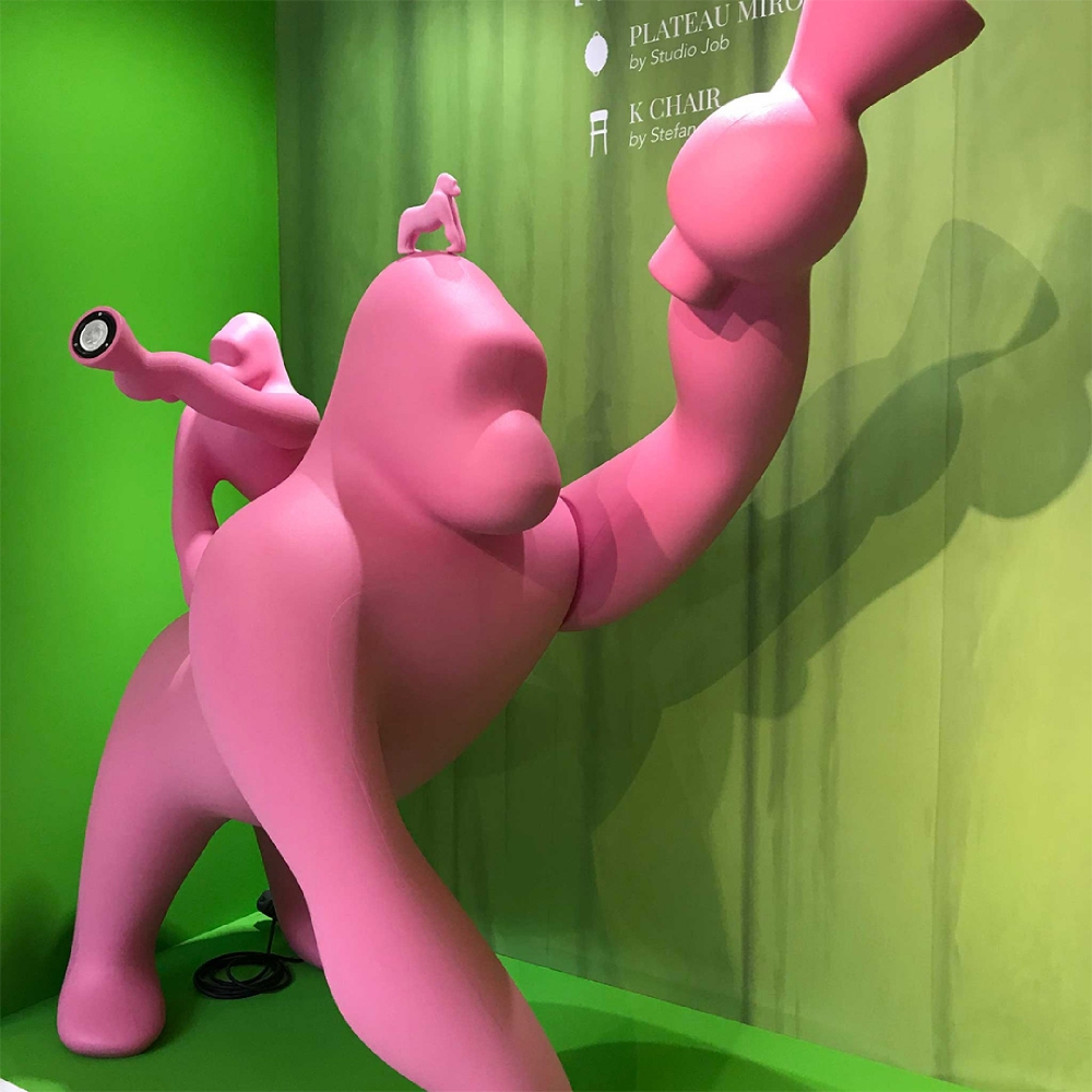 Scopri Lampada da terra Kong e tutta la collezione di Qeeboo su newpop il più innovativo e-commerce di Home Design.