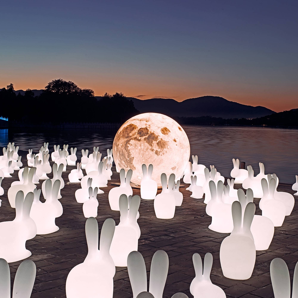 Scopri Lampada Da Esterni Rabbit e tutta la collezione di Qeeboo su newpop il più innovativo e-commerce di Home Design.