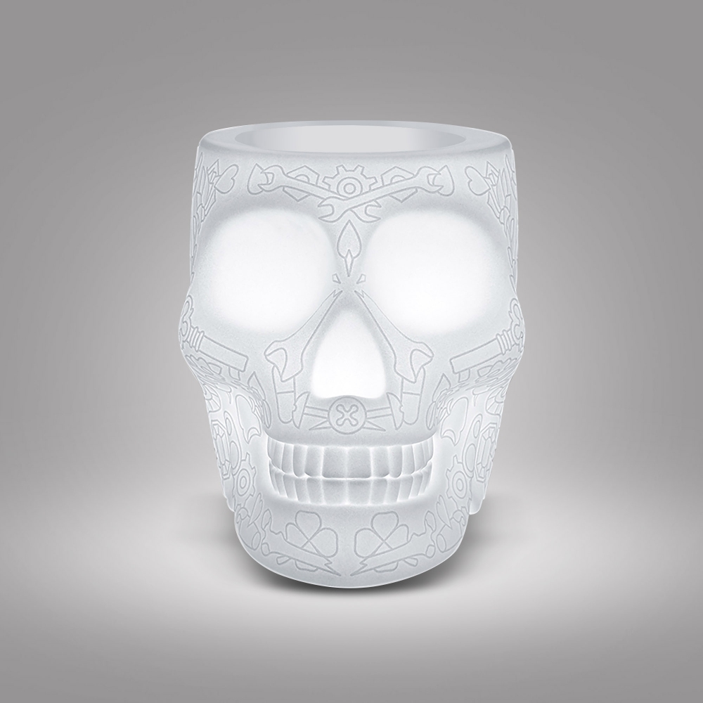 Scopri Mexico Planter Lamp Indoor Plug e tutta la collezione di Qeeboo su newpop il più innovativo e-commerce di Home Design.