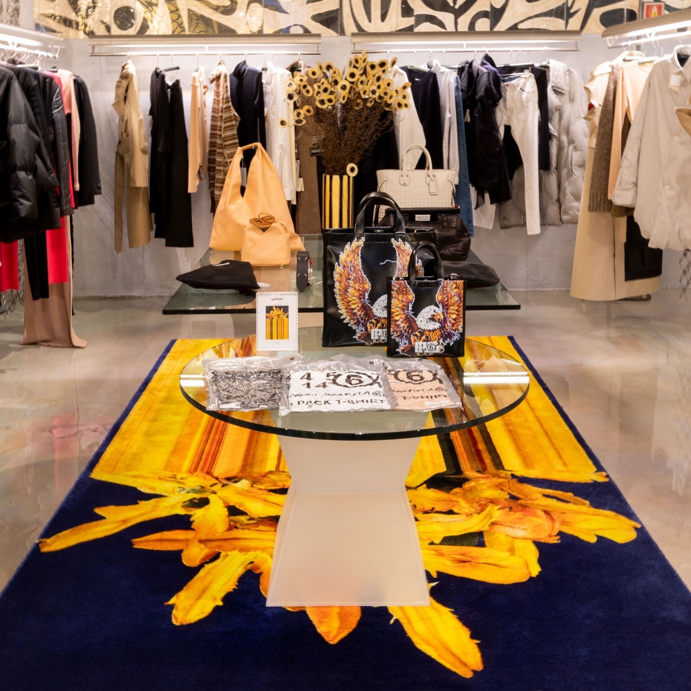 Qeeboo Glitch Yellow rectangular carpet