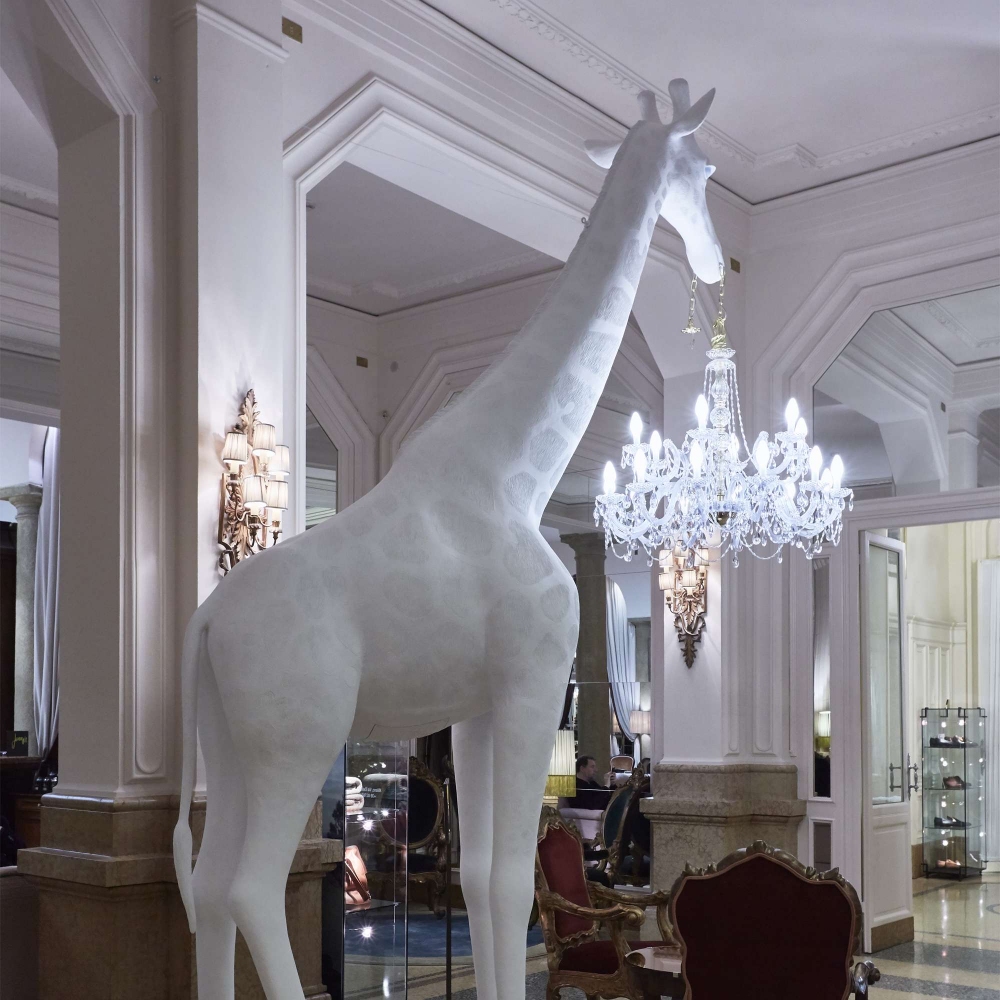 Qeeboo Giraffe in love XL indoor floor lamp