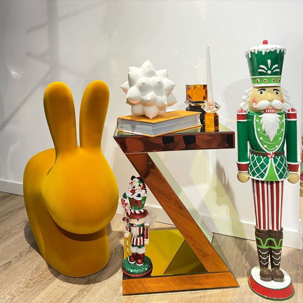 Qeeboo Sedia per bambini Rabbit finitura Velvet