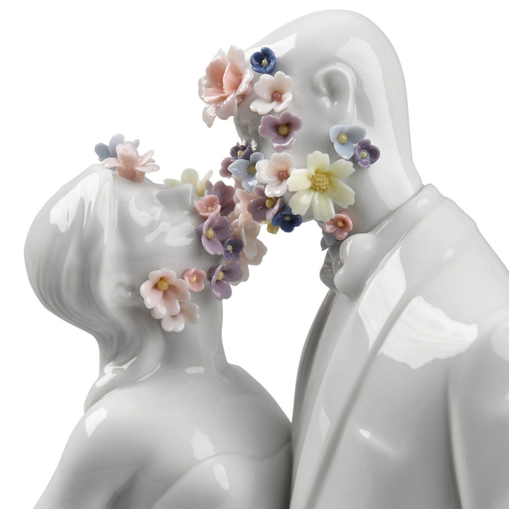Lladró Love I Couple Figurine
