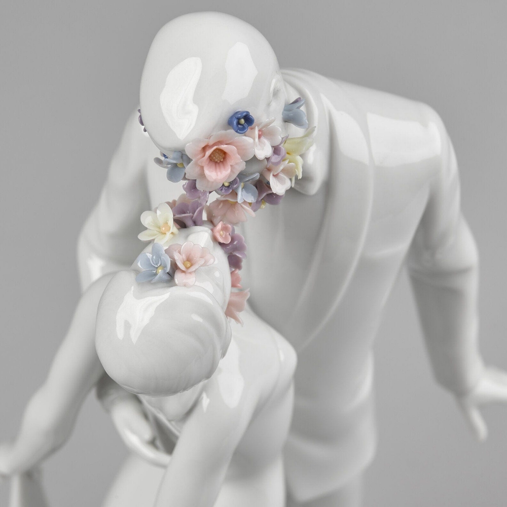 Lladró Love I Couple Figurine
