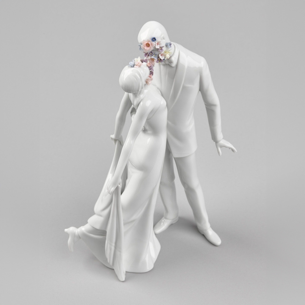 Lladró Love I Couple Figurine