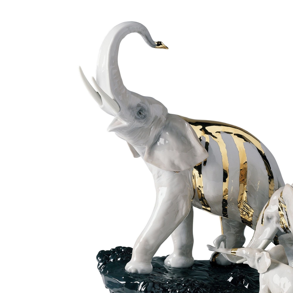 Lladró Celebration Elephants on black rock Figurine