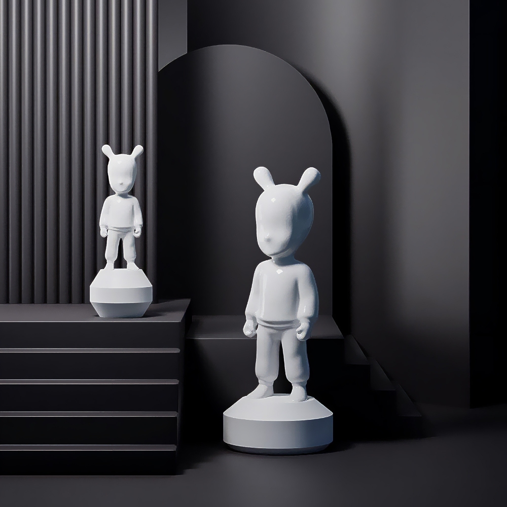 Lladró The White Guest Figurine - Large model