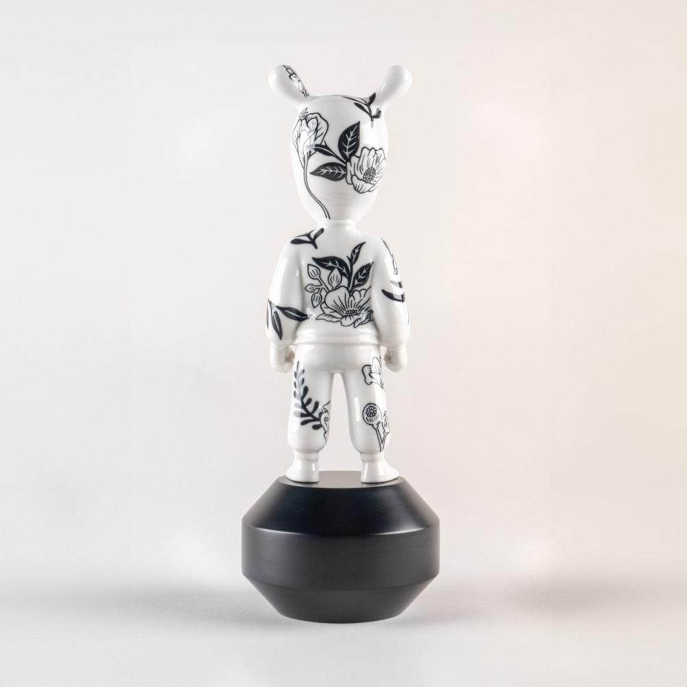 Lladró The Guest Figurine by Henn Kim - Small model - Numbered series