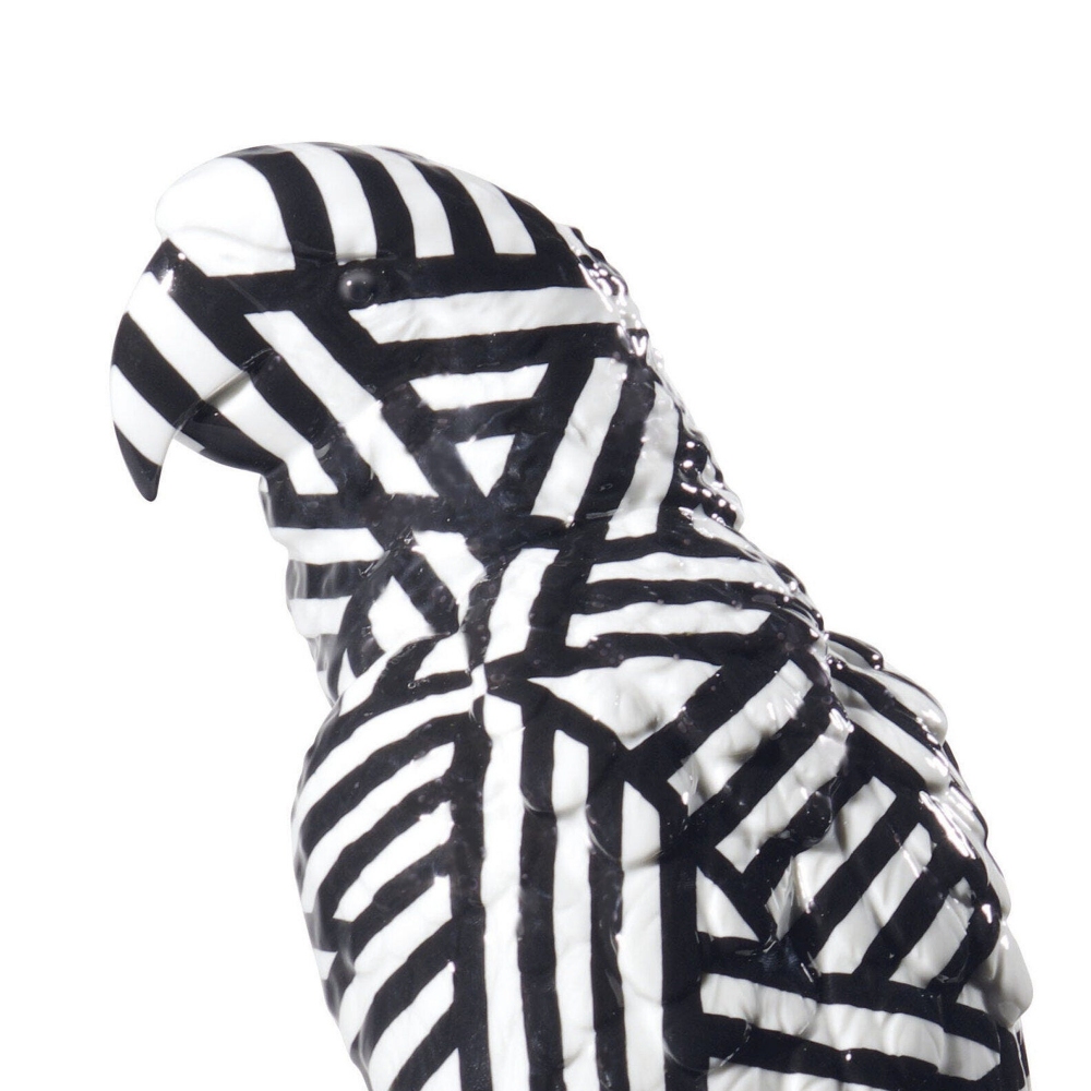 Lladró Dazzle Macaw Sculpture - Limited edition 500 pieces