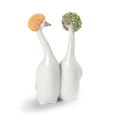 Lladró Goossiping Figurine...