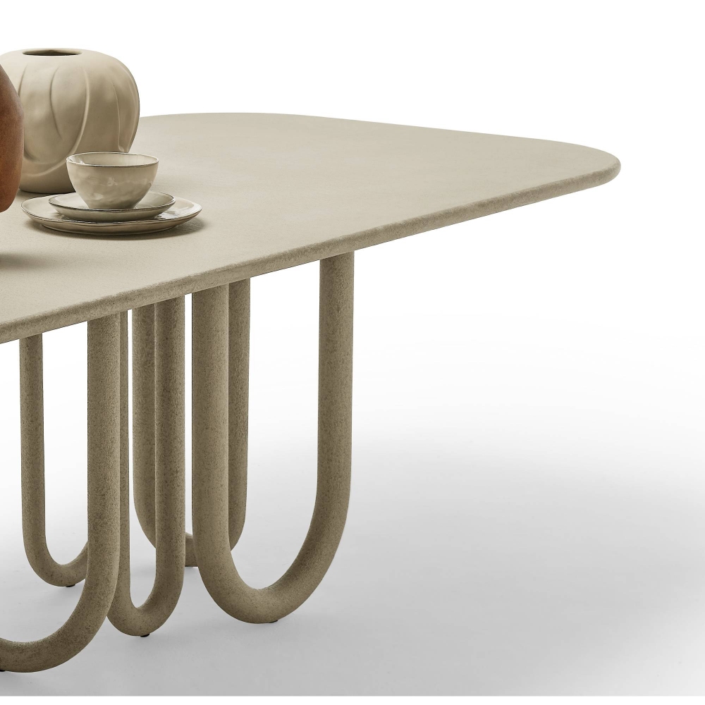 Mogg Medusa table