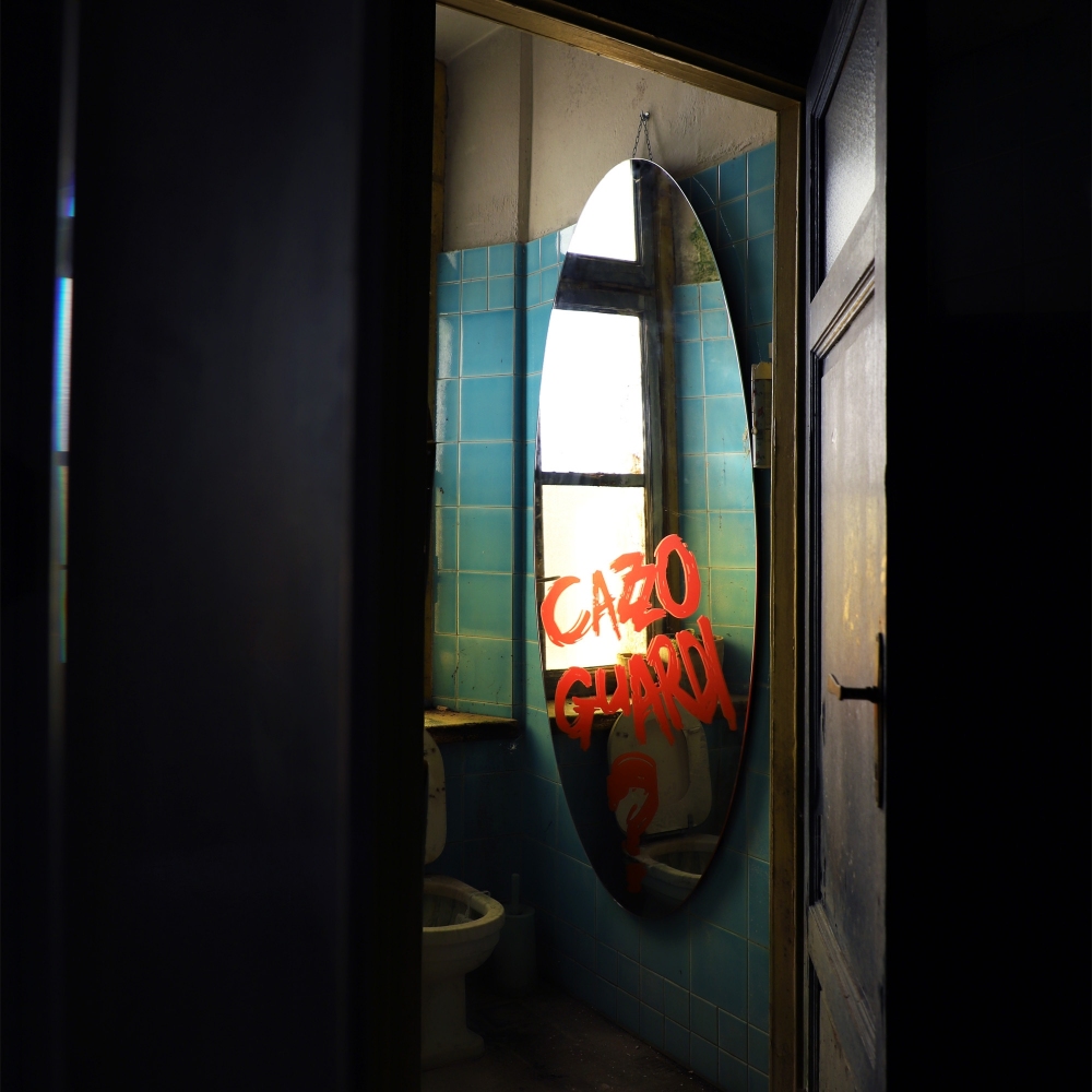 Sturm Milano Specchio Cazzo Guardi