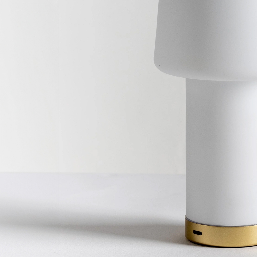 Fontana Arte Cameo Rechargeable table lamp