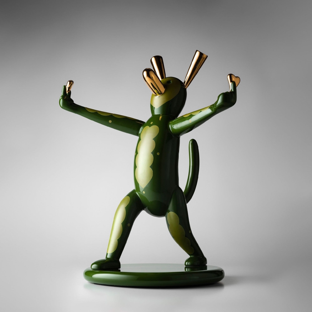 Bosa Love Now! Sculpture