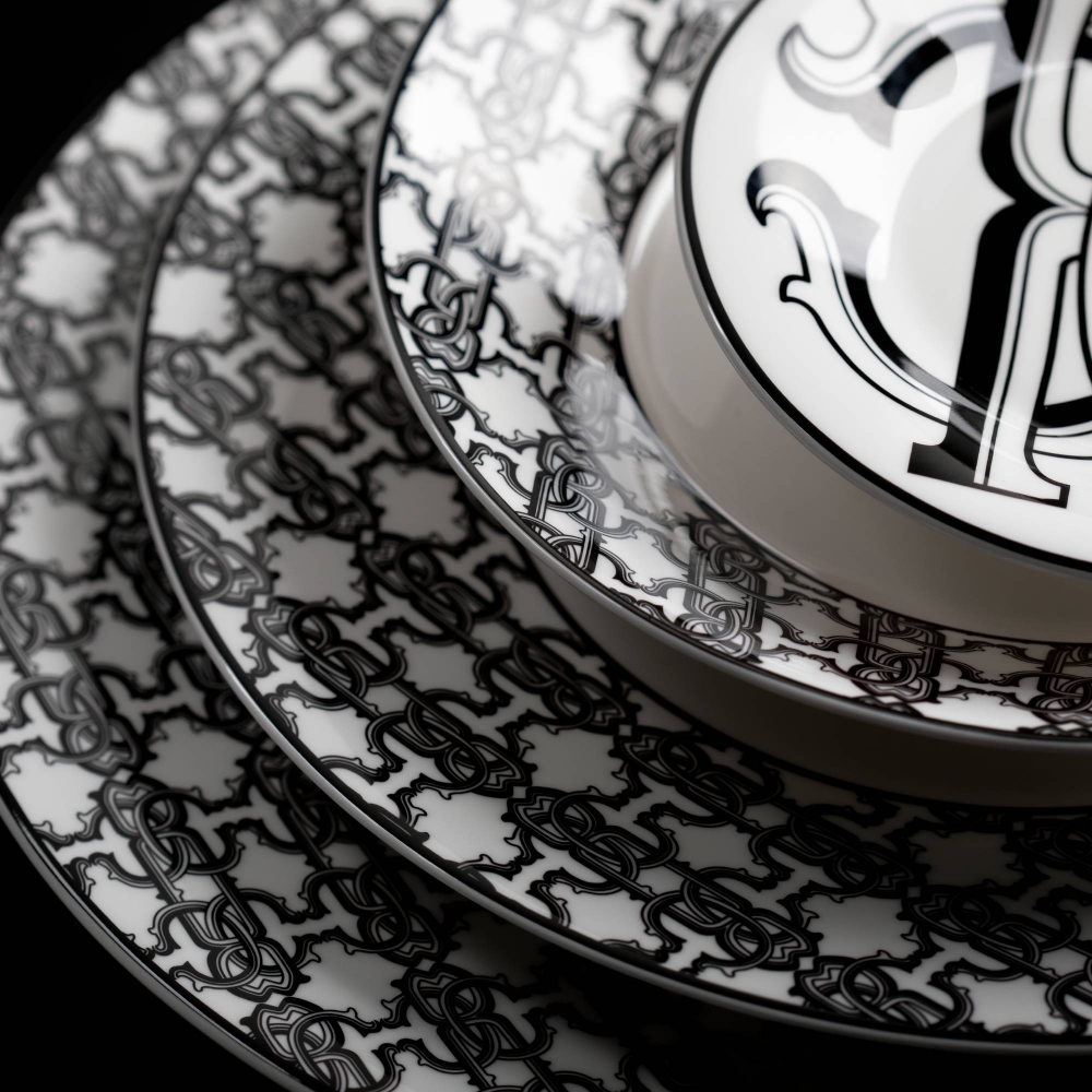 Roberto Cavalli Monogram Black Set of 6 dinner plates diam. 27,5 cm