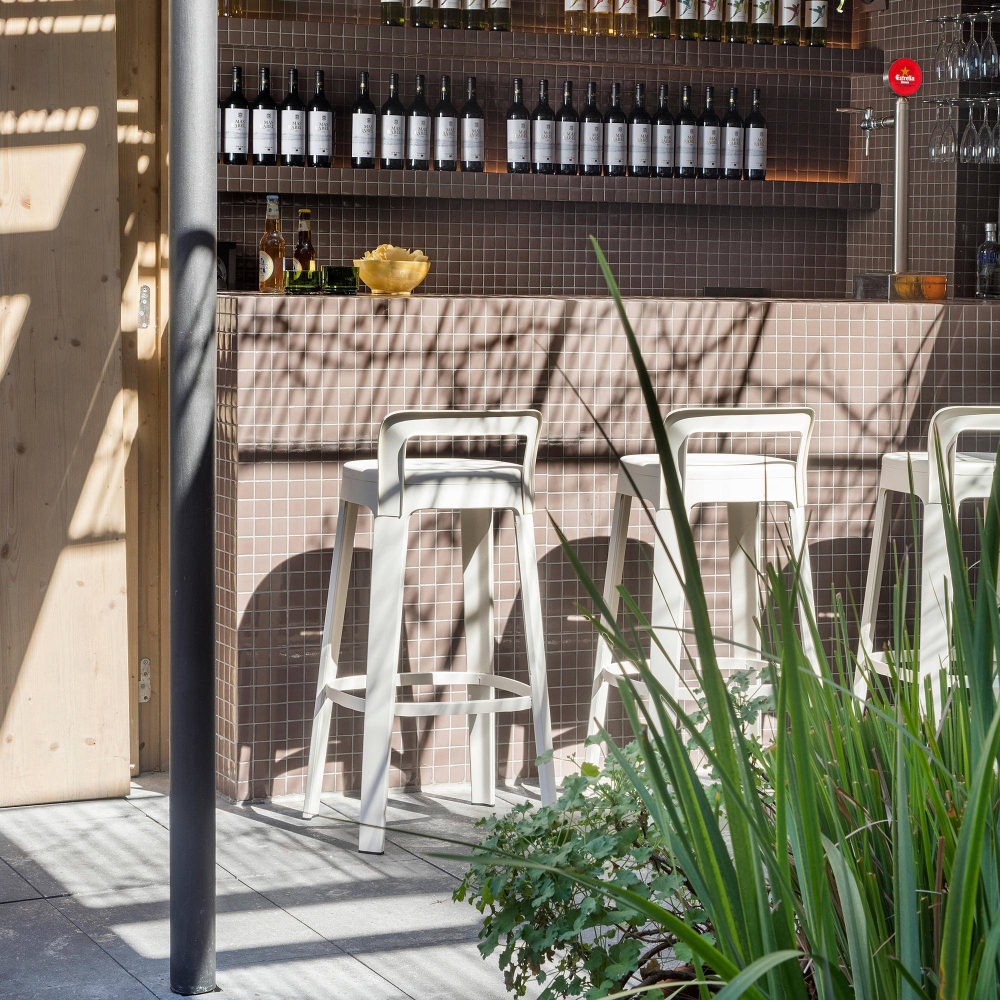RS Barcelona Ombra Bar indoor/outdoor stool with backrest