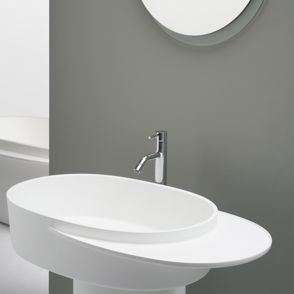 Ex.t  Plateau Oval Basin complete with column and right-hand shelf