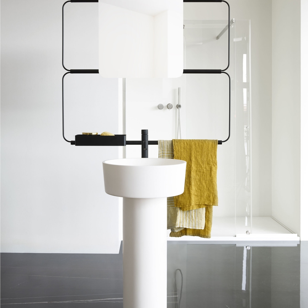 Ex.t  Plateau Round Basin complete with a column