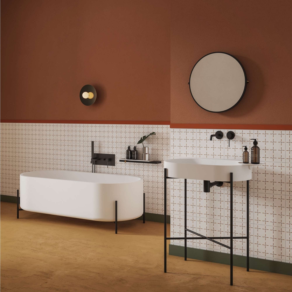 Ex.t Stand Bathtub in LivingTec®