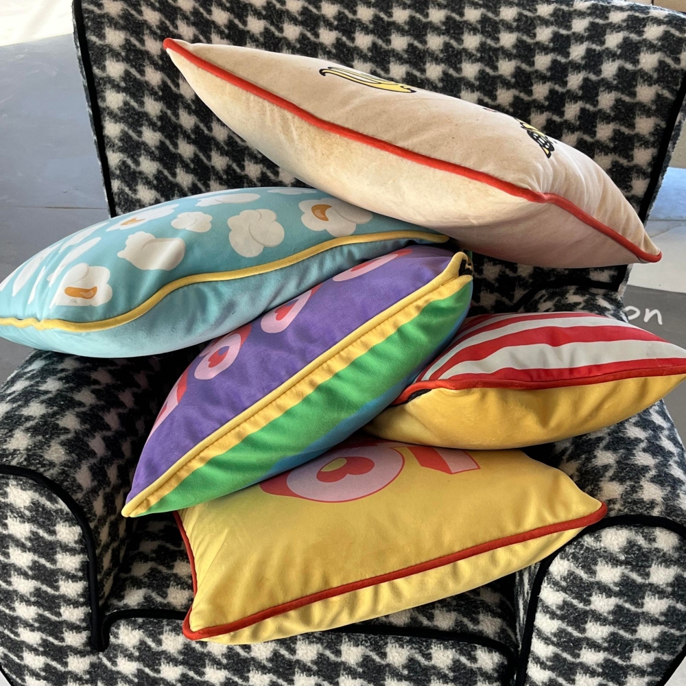 The Pop Label A Pop Life Pillow 45x45 cm