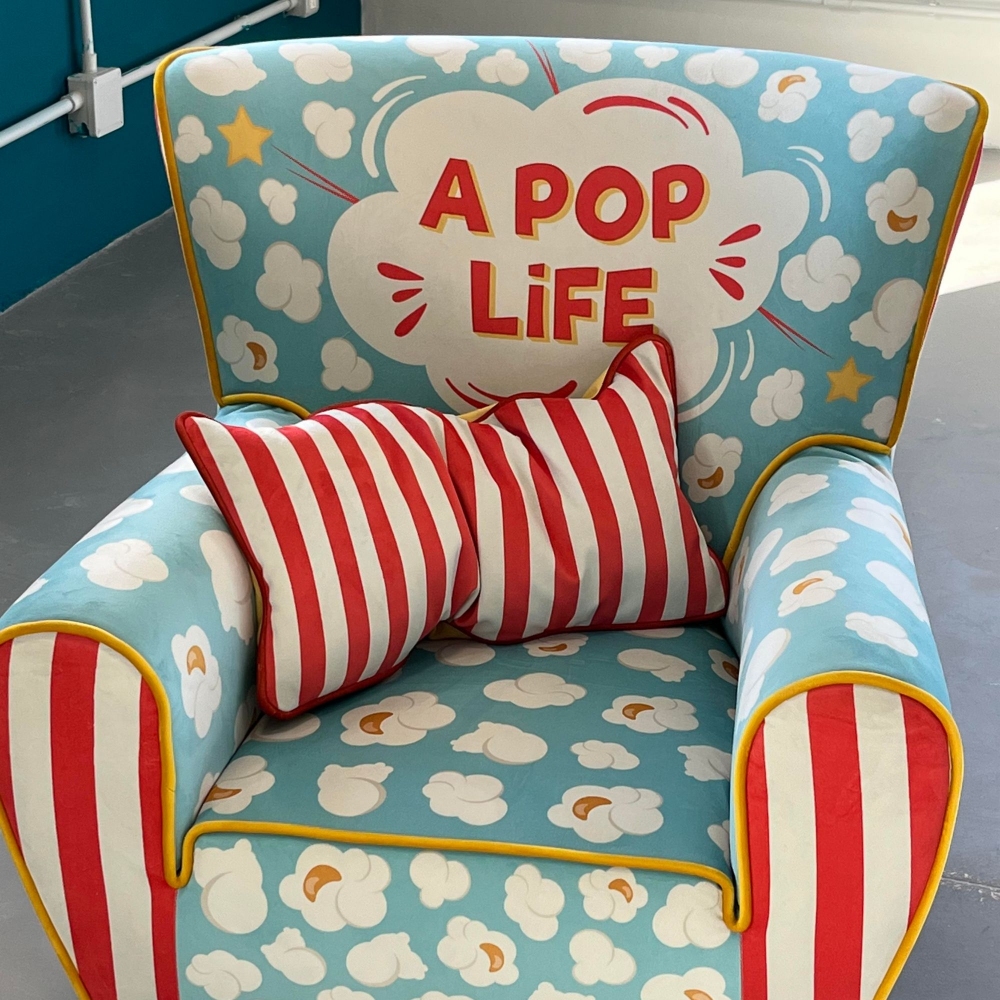 The Pop Label A Pop Life Pillow 60x40 cm