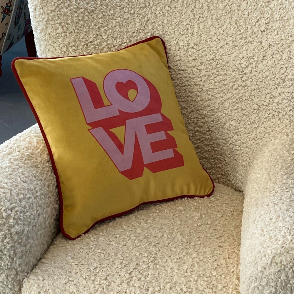 The Pop Label Love Pillow 45x45 cm
