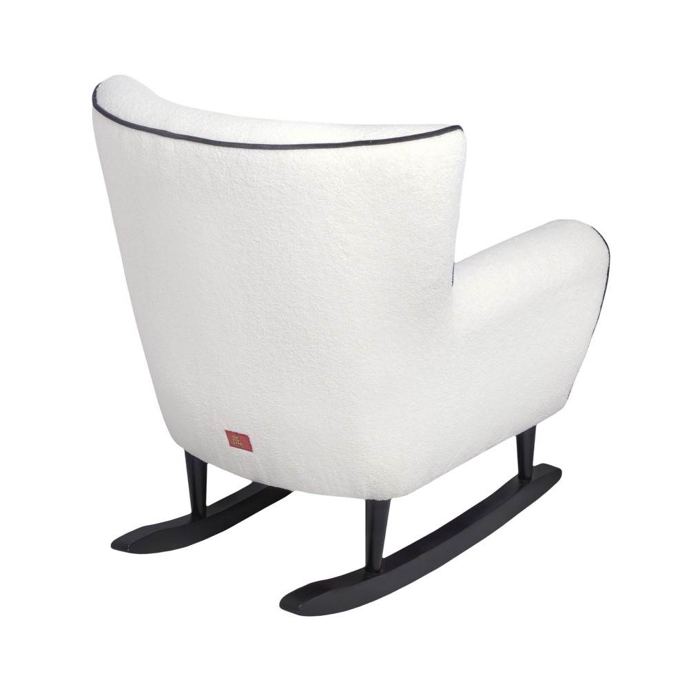 The Pop Label Poltrona Milk Station