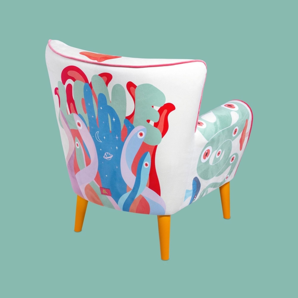 The Pop Label Poltrona Surrealism