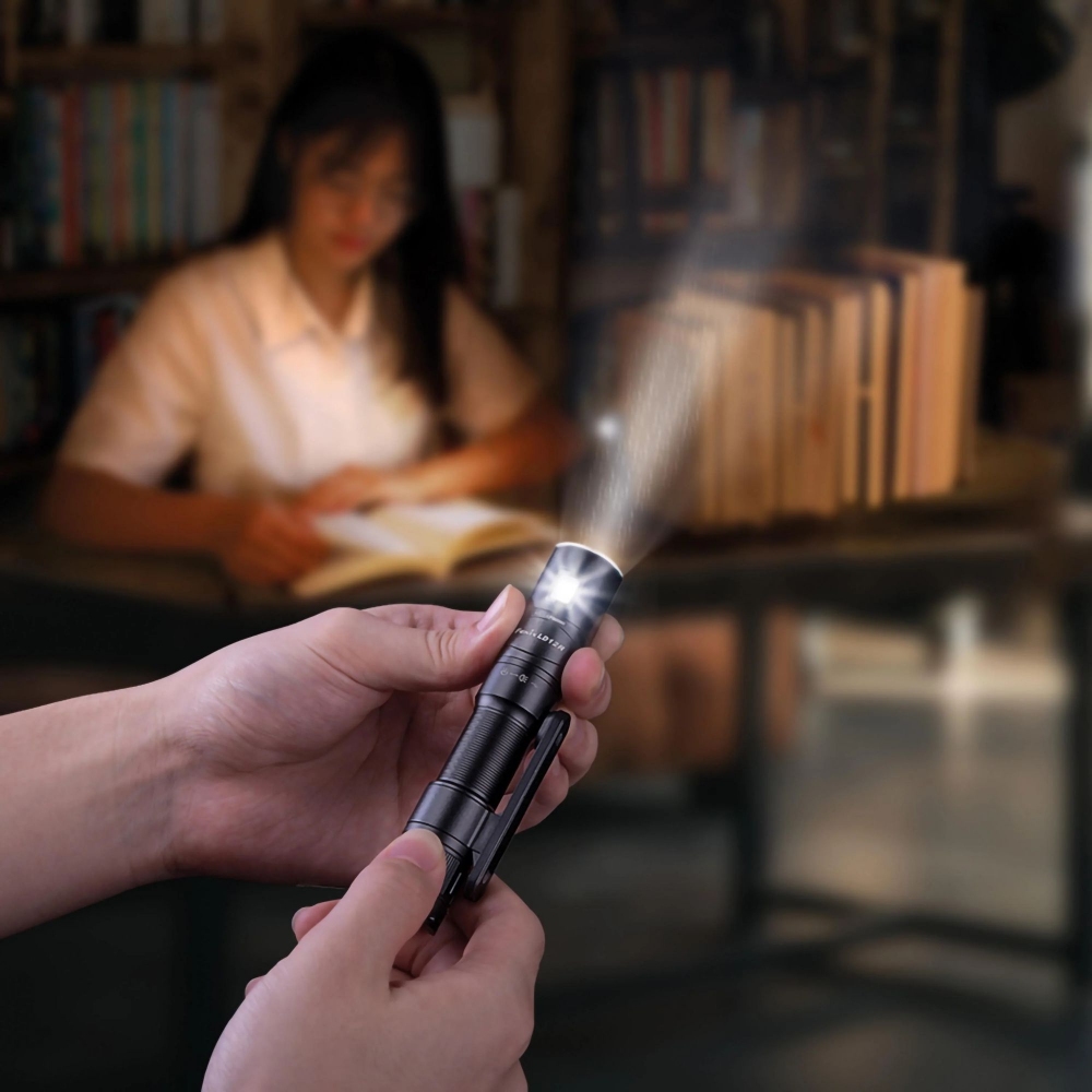 Fenix 600 Lumen Black Flashlight