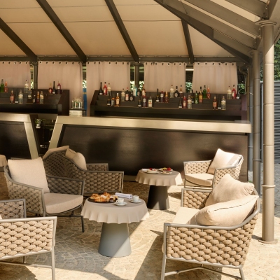 Slide Fizzz Small Table... 2