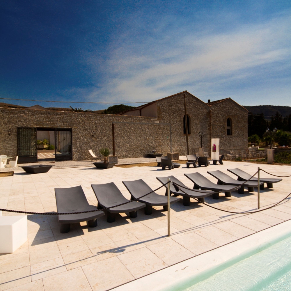 Slide Low Lita Chaise Longue