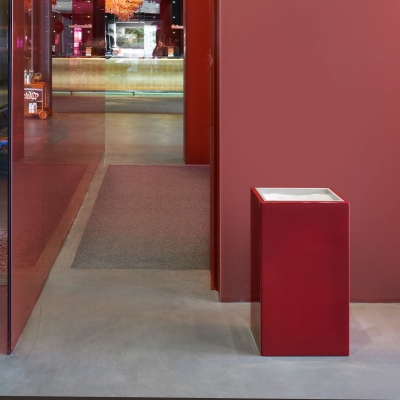 Slide Smoke Floor Ashtray 2