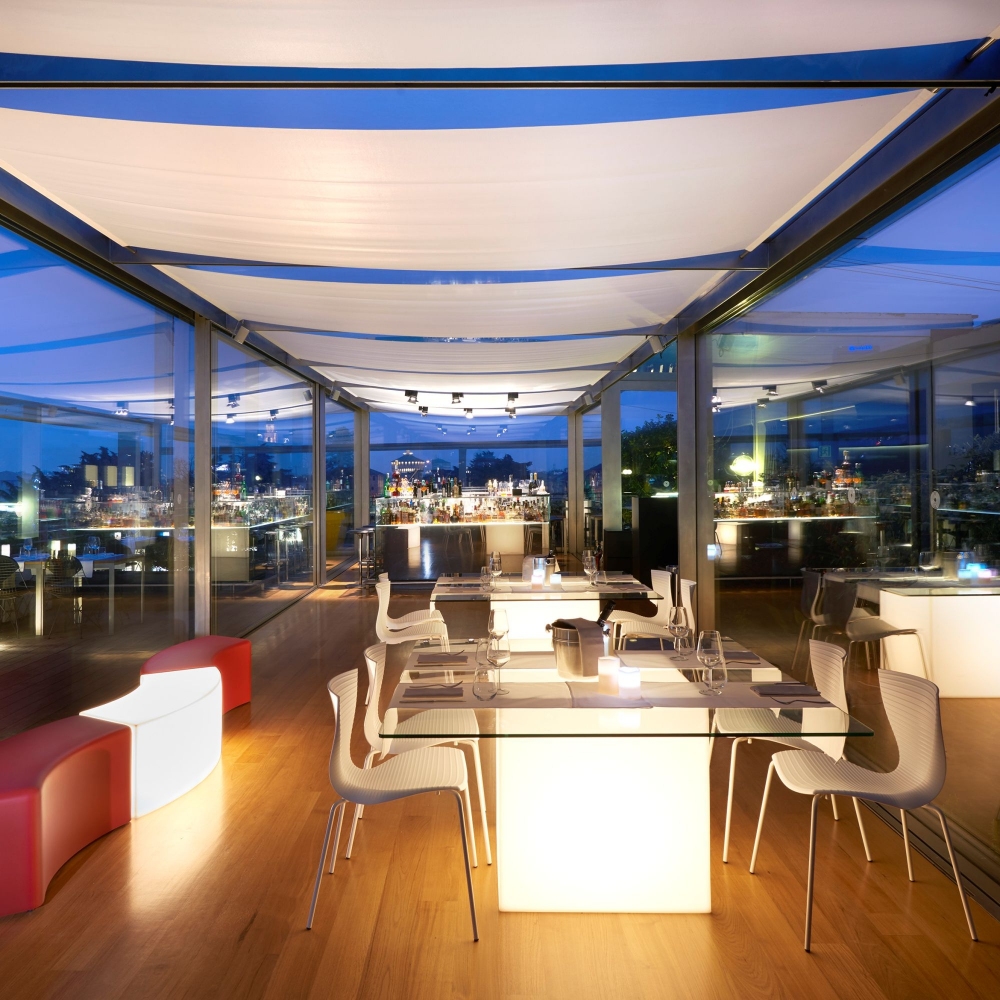 Slide Square luminous Table 150x150x74h cm