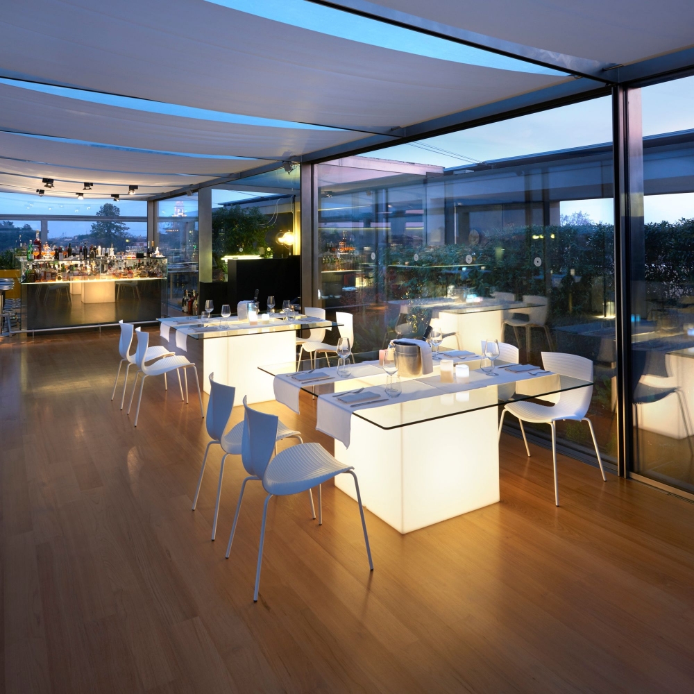 Slide Square luminous Table 150x150x74h cm