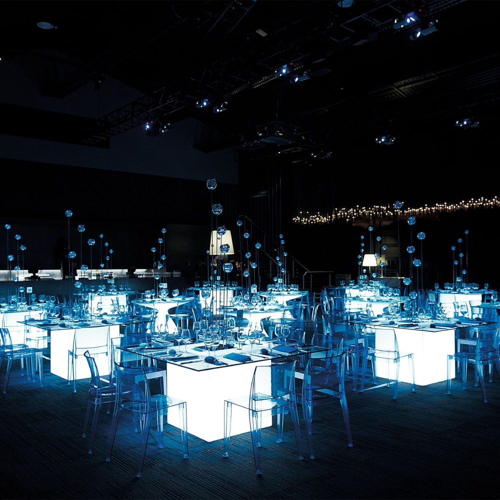 Slide Square luminous Table 150x150x74h cm