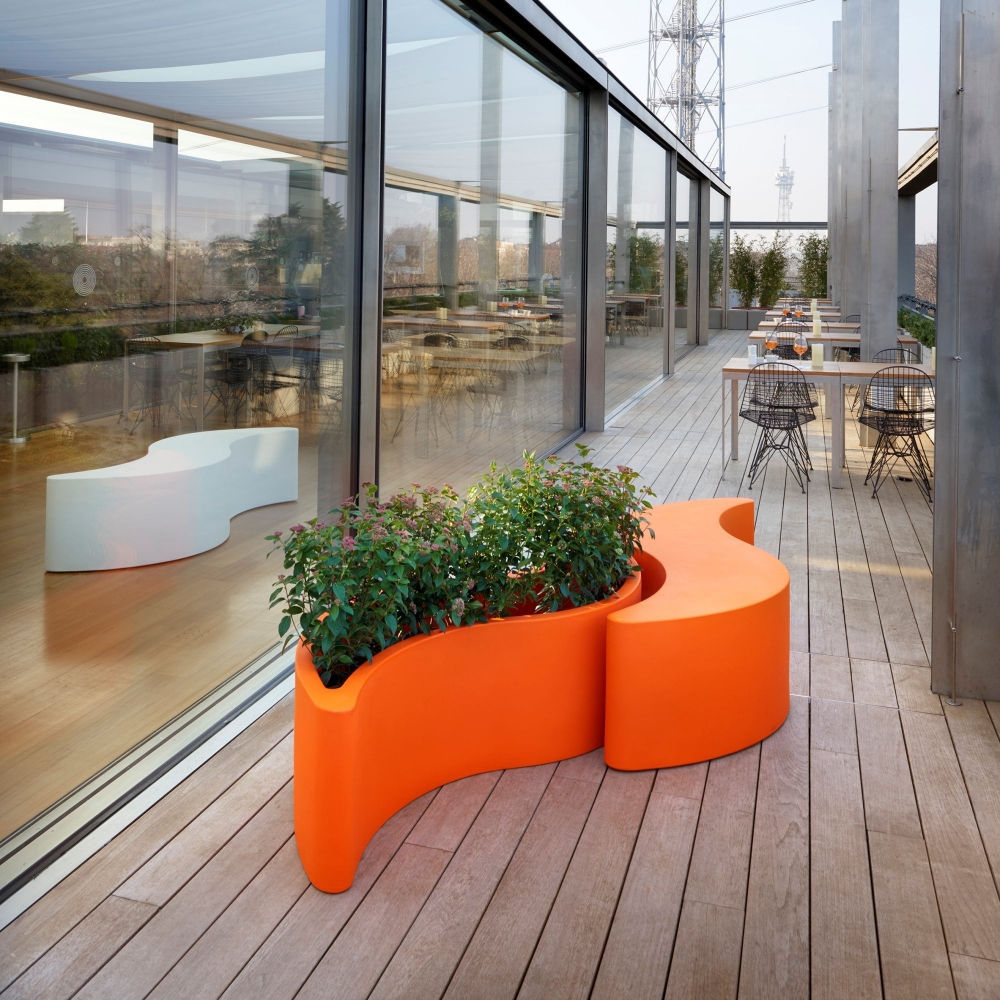 Slide Wave Outdoor Vase